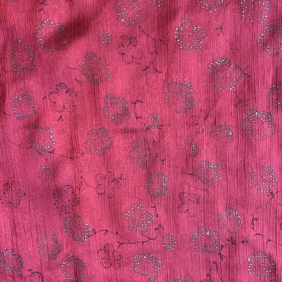 Red Shawl - Picture 3 of 4